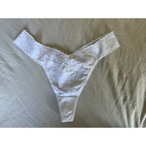 NoS Maidenform Bodymates White M 7 Lace Thong String Bikini Panties Underwear